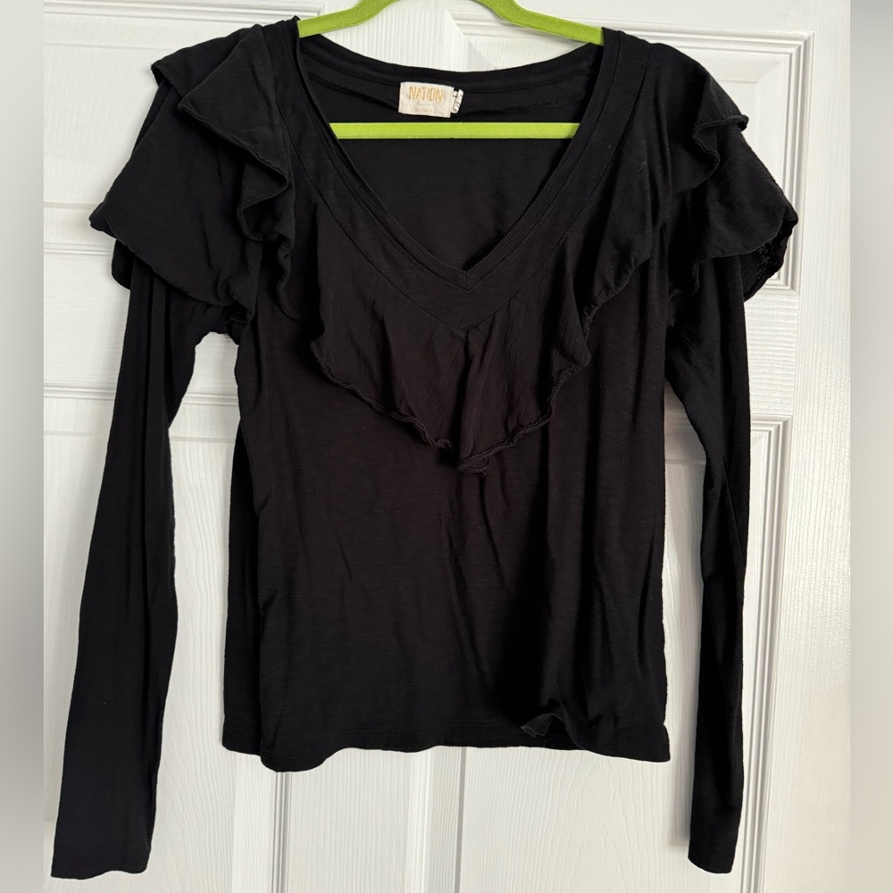 Nation LTD Kelsey Ruffled Romance Long Sleeve V-Neck Cotton Tee in Black size M